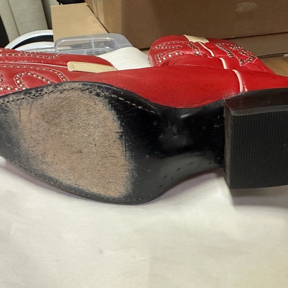 Frye cowgirl boots size 10.  True red with beige tan accent.  beauties! - Picture 4 of 5